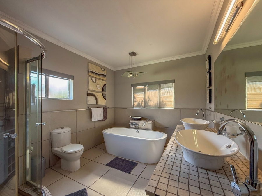8 Bedroom Property for Sale in Schoemansville North West